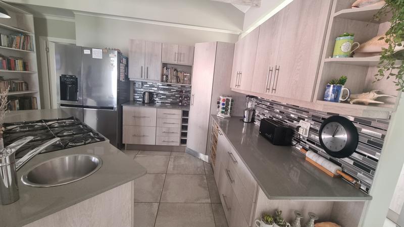 4 Bedroom Property for Sale in Groot Brakrivier Central Western Cape
